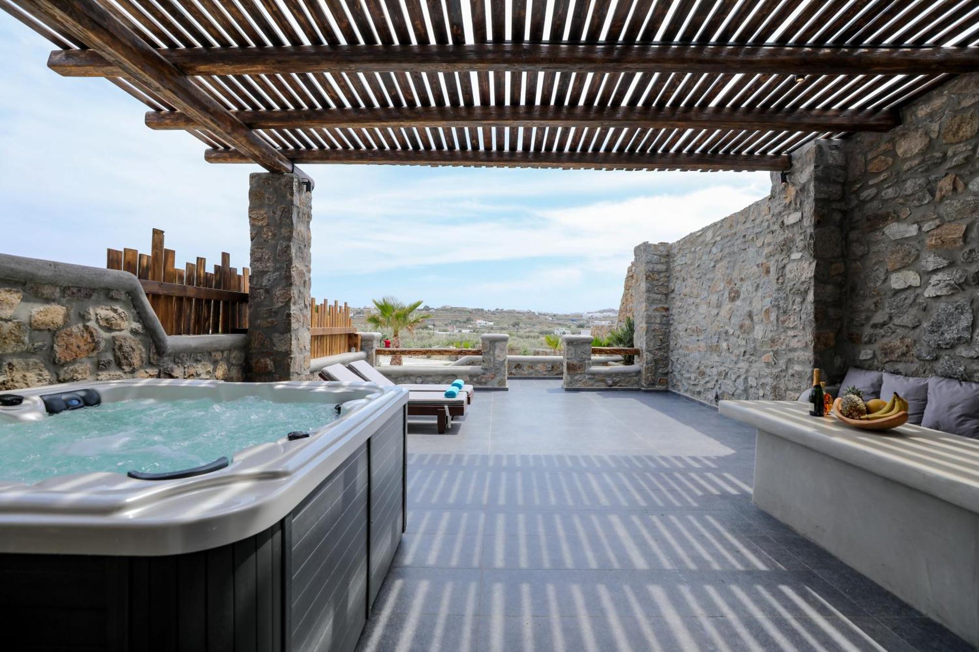 The George With Private Pool, Close To - Chora Villa *