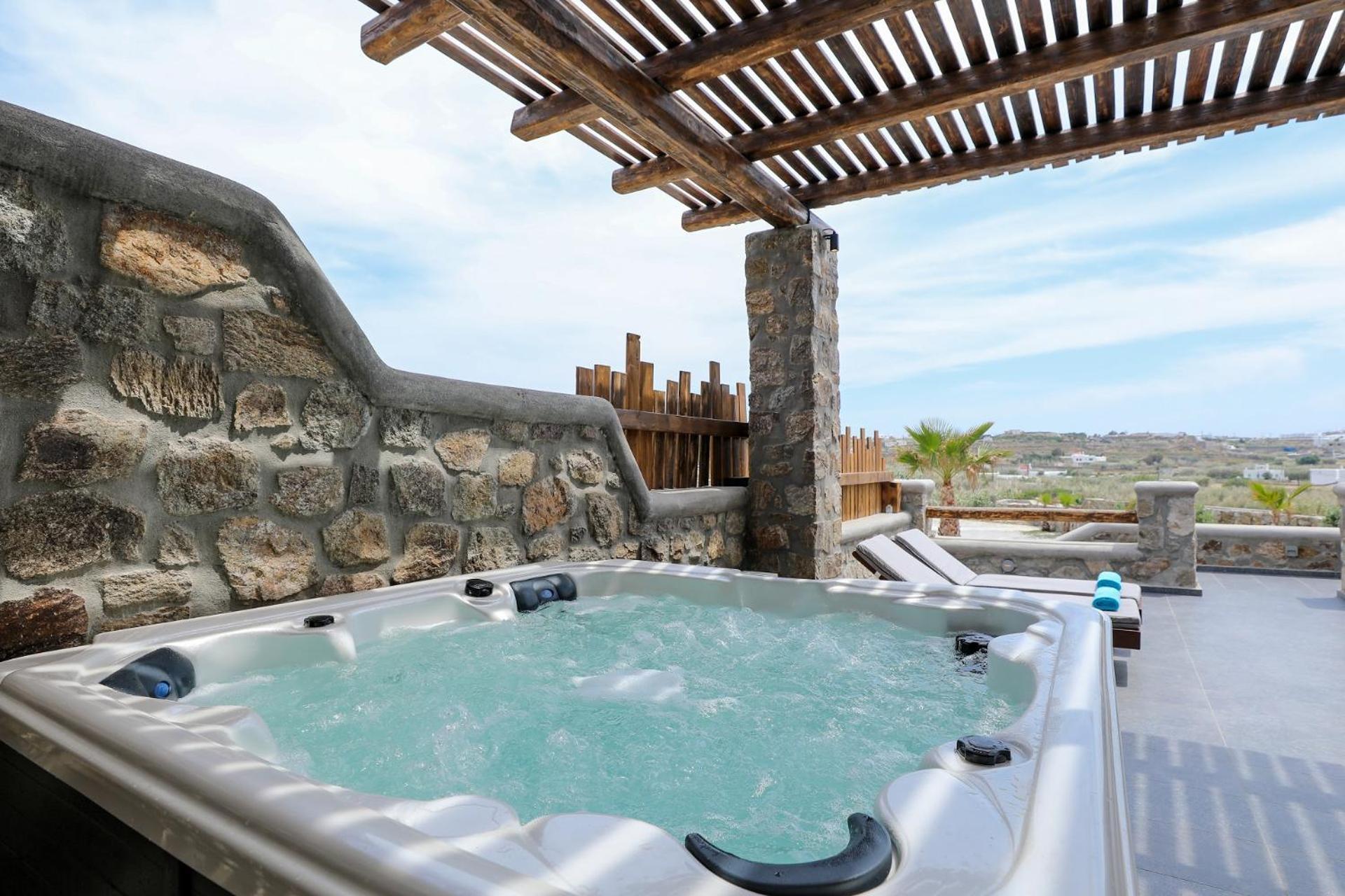Villa The George With Private Pool, Close To - Chora *